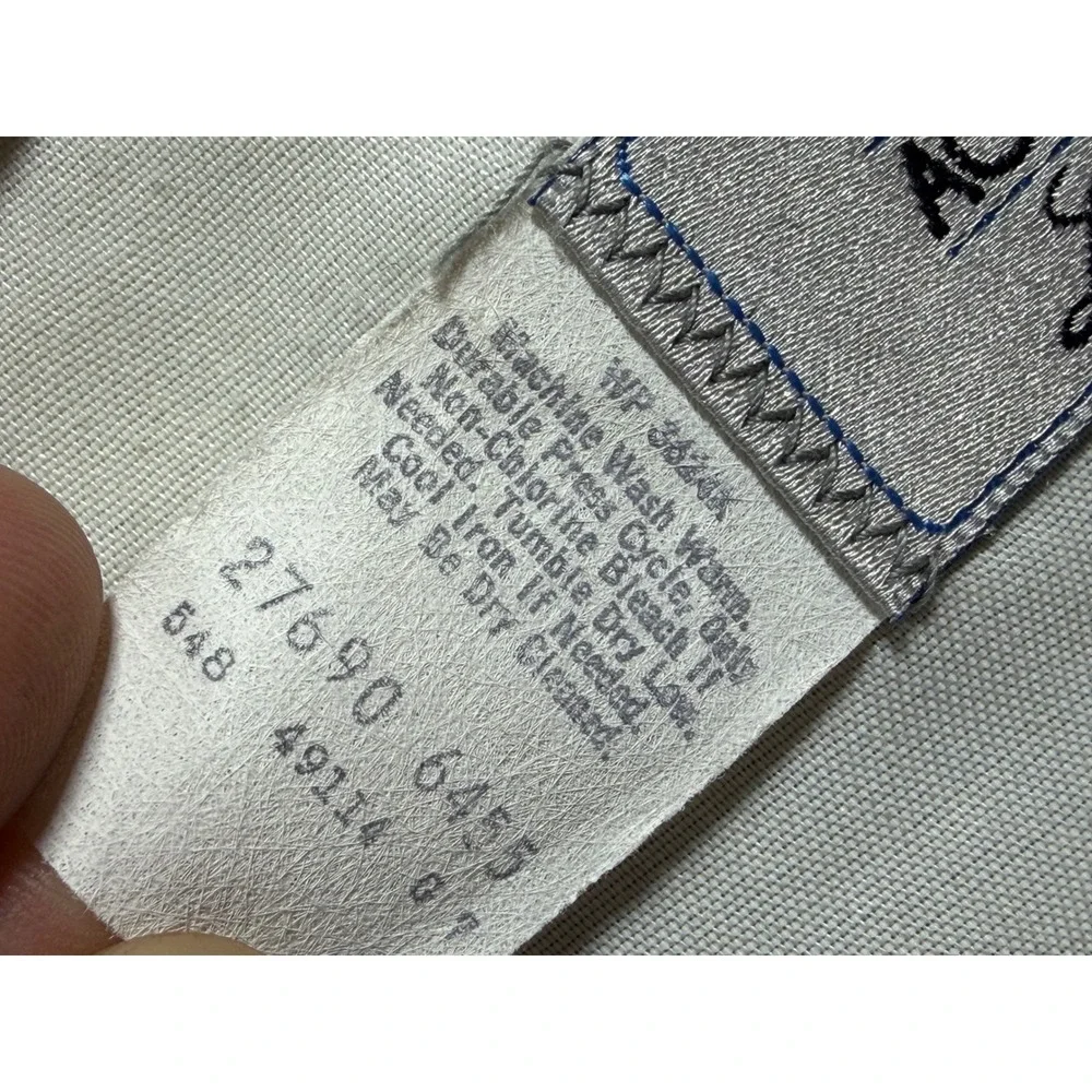 Levis levi action